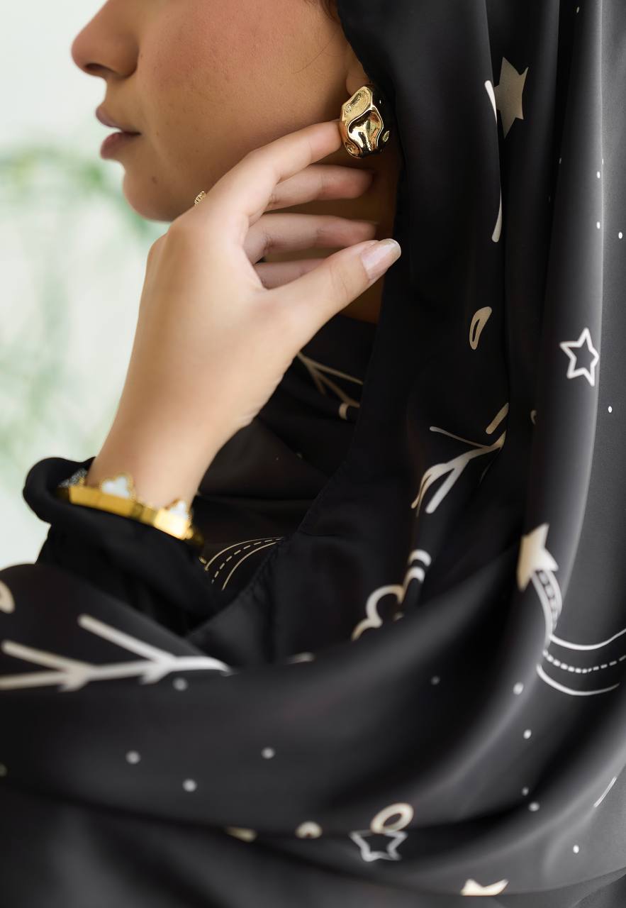 Satin Leil