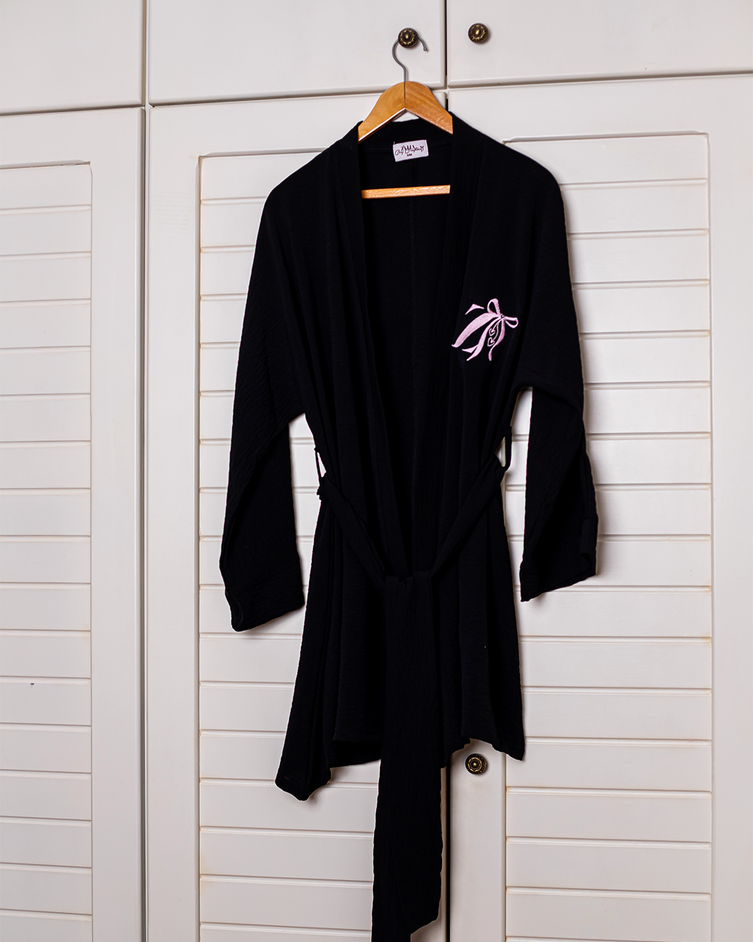 Wrap me up black robe